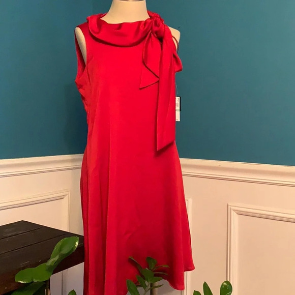 NWT! Women’s Signature by Robbie Bee sleeveless red dress 8P - Picture 1 of 3